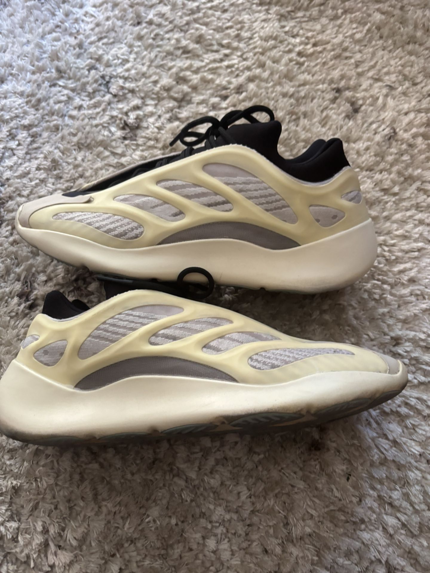YEEZY 700 V3 "Azael" Men Size 11