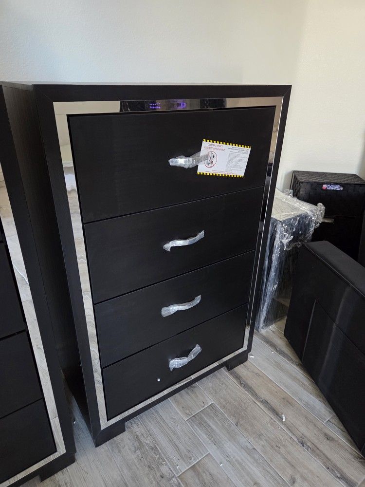 Brand New Chest With Mirror Edge Black Color 4 Big Drawers $289