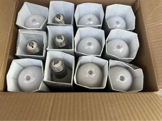 cases GE Lightning high intensity discharge lámps asking $35 each box  2 cajas de focos grandes comerciales at $35 cada caja