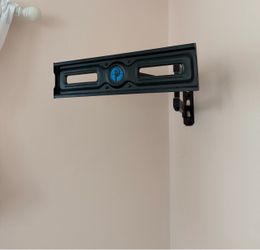 Swivel and Tilt TV Mount