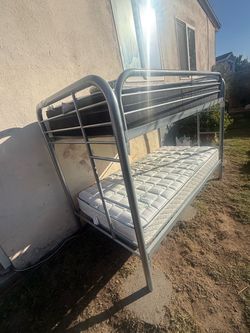 Bunk bedsi individuales