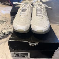 Air Max 270