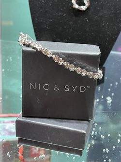 Woman’s bracelet (Swarovski)
