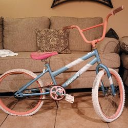 "Huffy" 20/ Sea Star/ Teenager/ Bicycle/  blue & pink.