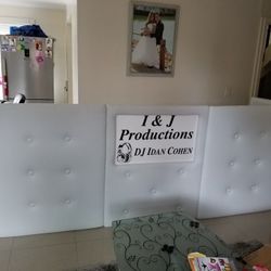 ( FIRM PRICE )BREN NEW  DJ BOOTH WHITE LEADER WITH BAGS