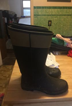 Black and brown rain boots sz 11 wide width and wide calf.