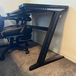 Gaming table 