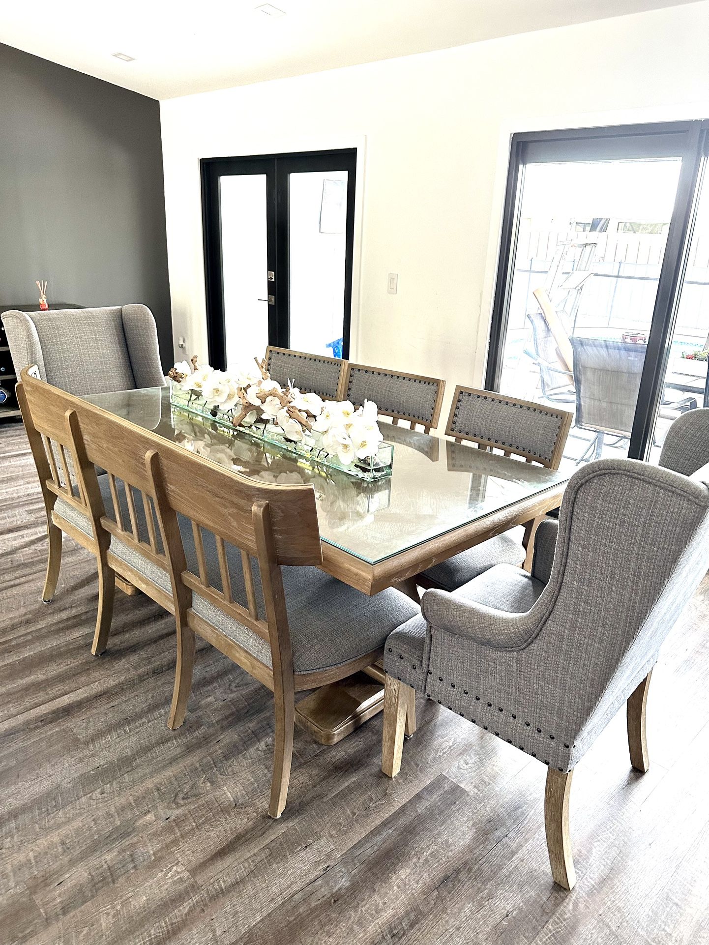 8 Seat Dining Room Set for Sale in Miami, FL - OfferUp