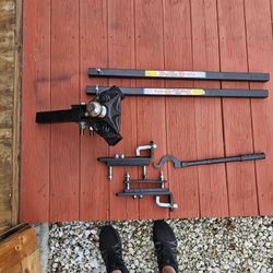 Self Leveling  Trailer Hitch With 2&5/16 Ball Used