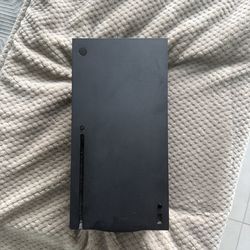 Xbox Series X 1TB + elite controller and stock controller