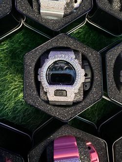 Gray moissanite bussdown g shock