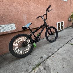 Kent 20 Inch Bmx Bike Works Good I Changed The Seat to a all Black One 