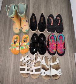 Girl Shoes Size 10 / Zapatos De Niña 10