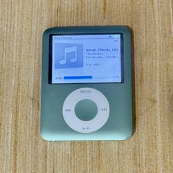 iPod Nano 3rd Gen 8GB Green Model: A1236 Tested Working w/1604 Songs Read Info!   