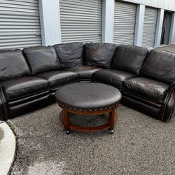 Beautiful Brown Leather Recliner Sectional Couch with Ottoman! ***Free Delivery***