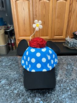 Hat Disney Parks Blue Polka Dot  Minnie Ears Daisy Flower Baseball Hat Cap.  Brand new with tags.  Smoke free home
