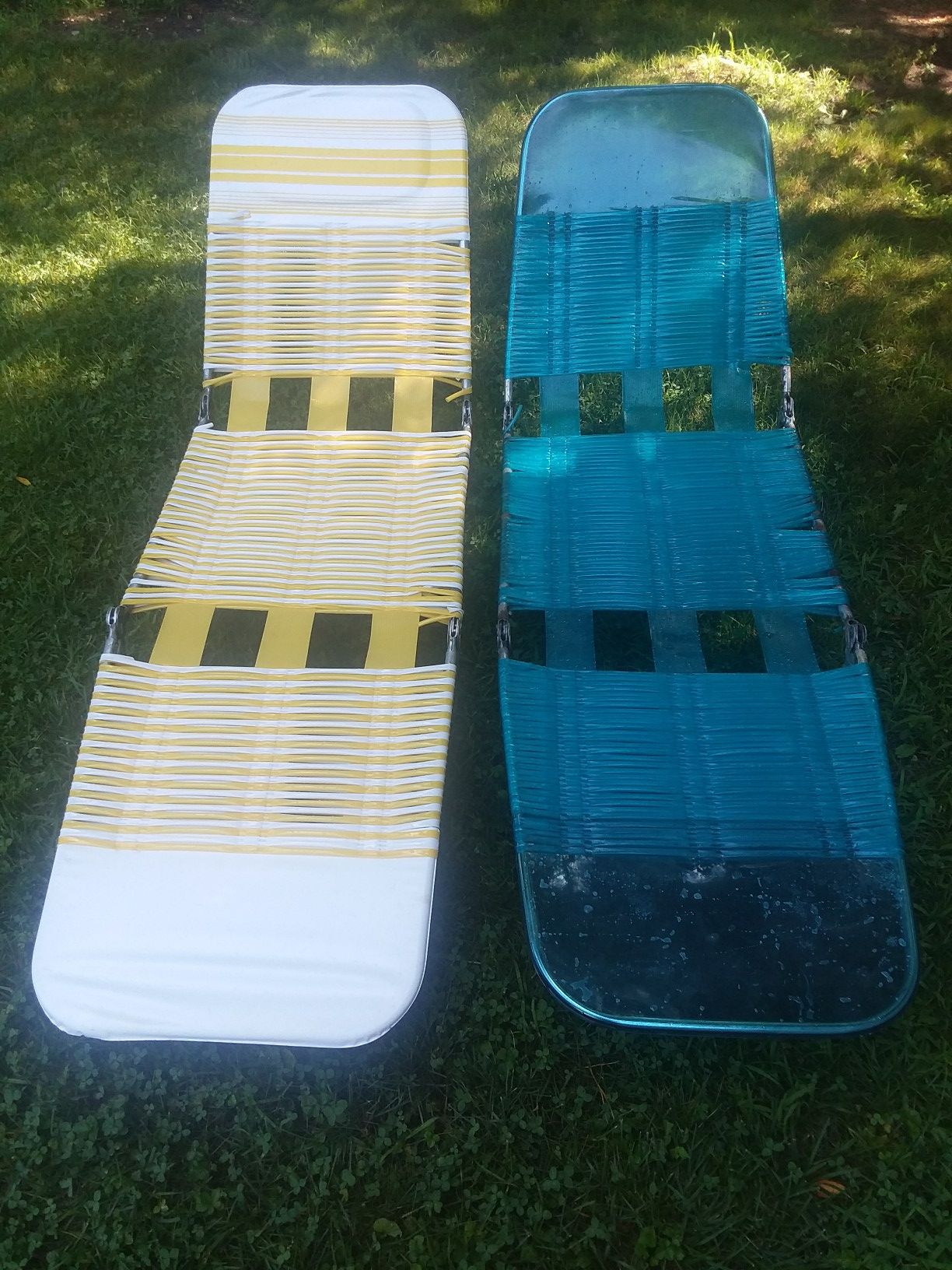Folding Lounge Chairs Vinyl Tube Straps Beach Lawn Chaise Patio Deck VTG
