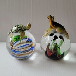Dynasty Gallery  Art Glass  Paperweight  With A Frog 4.5" / Tortuise 3.5" Set-2