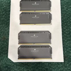 DOMINATOR® PLATINUM RGB 32GB (2x16GB) DDR5 DRAM 7200MT/s CL34 Memory Kit 