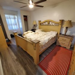 Bedroom Set  Queen Size