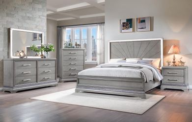 B545✨ BRAND NEW Glam Grey 3-Piece Queen Bedroom Set with LED Lighting ✨