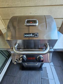 Used Great Condition - $200 - Nexgrill Evolution 2-Burner Propane BBQ in Stainless Steel with Infrared Technology.
No propane tank. Grill only