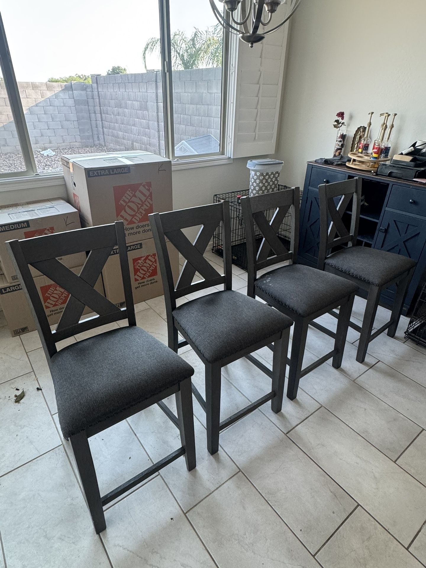 Stools/Chairs