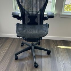 Herman Miller Aeron Size B Office Chair Fully loaded