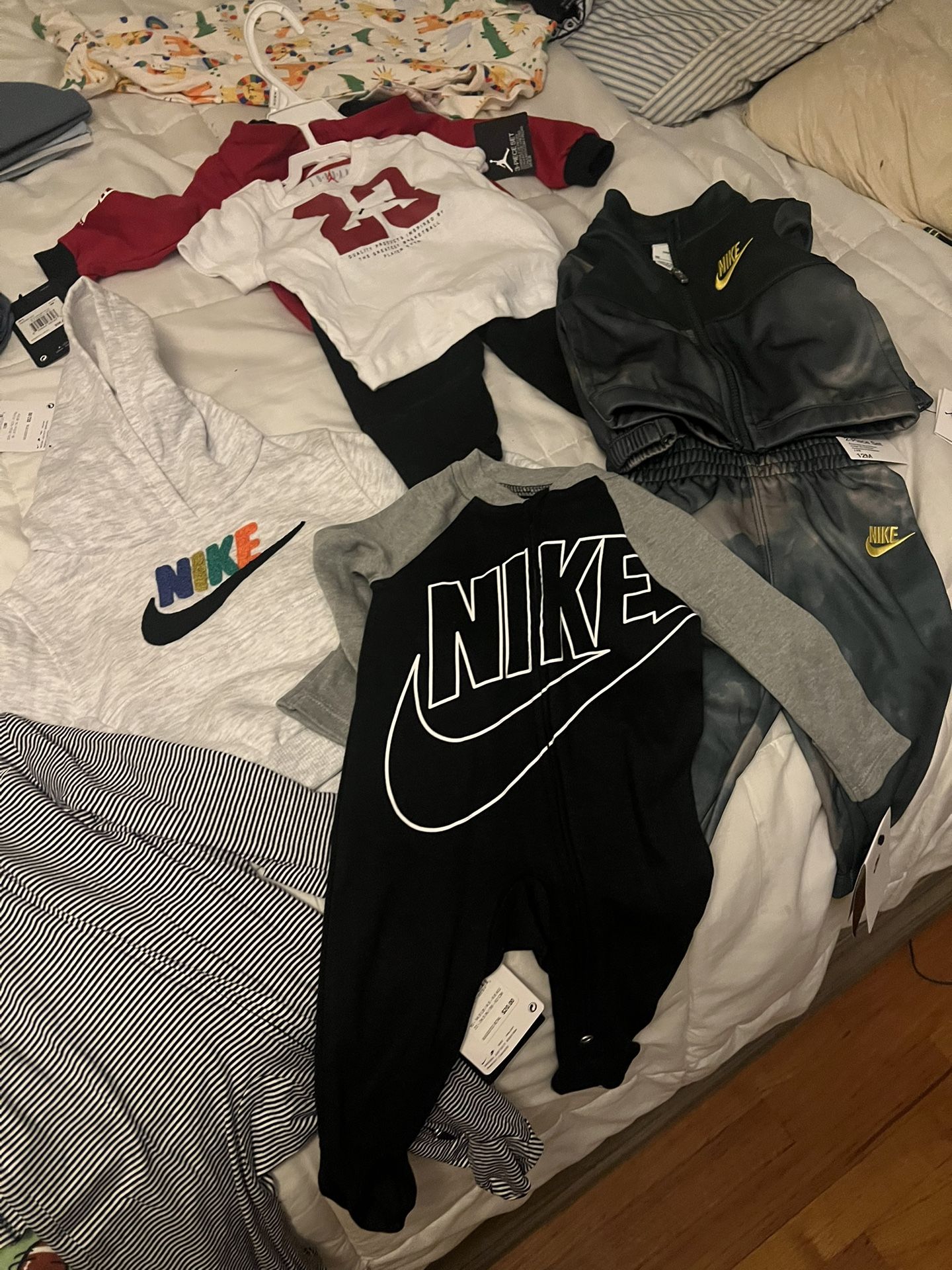 Baby Clothes ranging from 3 to 12 months