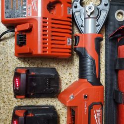 Milwaukee M18 Lithium-Ion Cordless FORCE LOGIC 6-Ton Utility Crimping Kit with D3 Grooves and Fixed O Die. NEVER USED