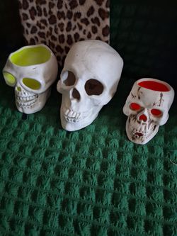 Nice naks skulls three of them