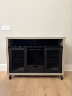 Buffet / bar cart / server