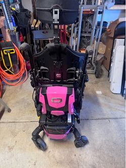 Q6 EDGE STRETTO ELECTRIC WHEEL CHAIR