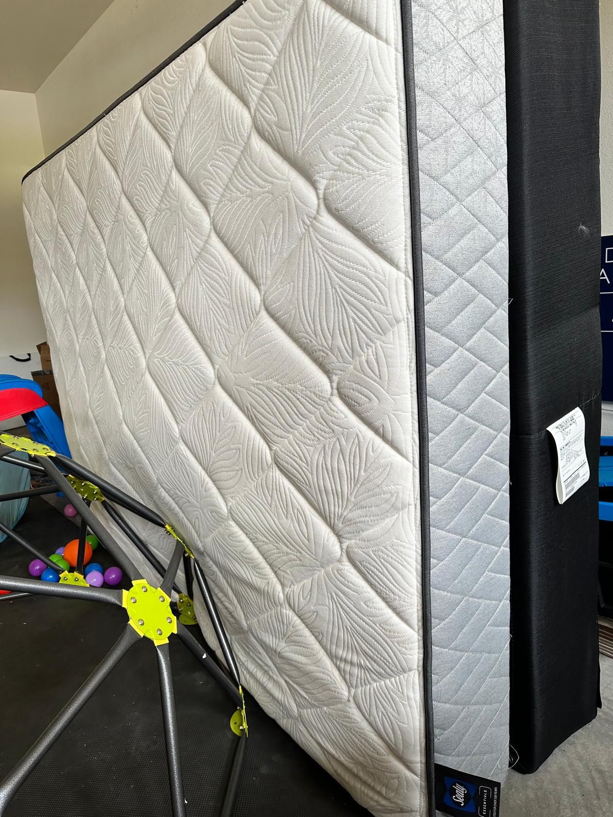 Sally queen Mattress And Box Bed
