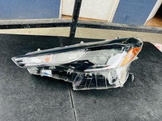 Toyota Corolla cross 2022-2023 left driver side headlight Oem