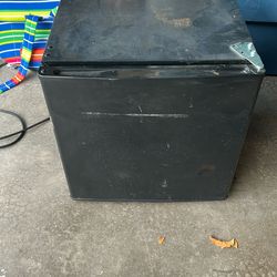 Mini camping/college Refrigerator