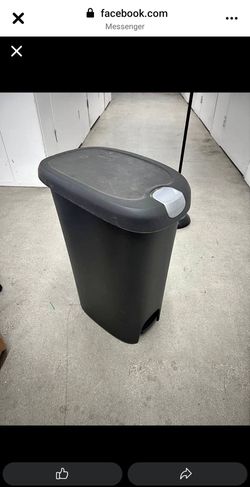 Large trash can good condition