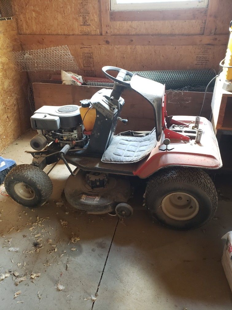 FREE Mower For Parts Or Motor! Unknown If It Works Or Not. No Key. 