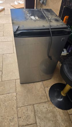 Kenmore compact fridge