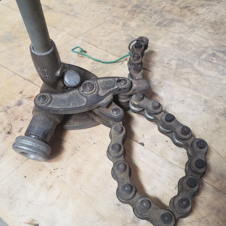 Ridged Clay Pipe Cutting/ Snapping Racthet Tool