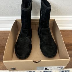Ugg Celvin Size 8