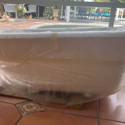 Like-New Antique White Tub