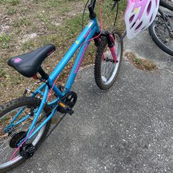 Mongoose Byte Mountain Bike, 20" wheels, 7 speeds, girls frame, ages 6 and up, Blue And Pink