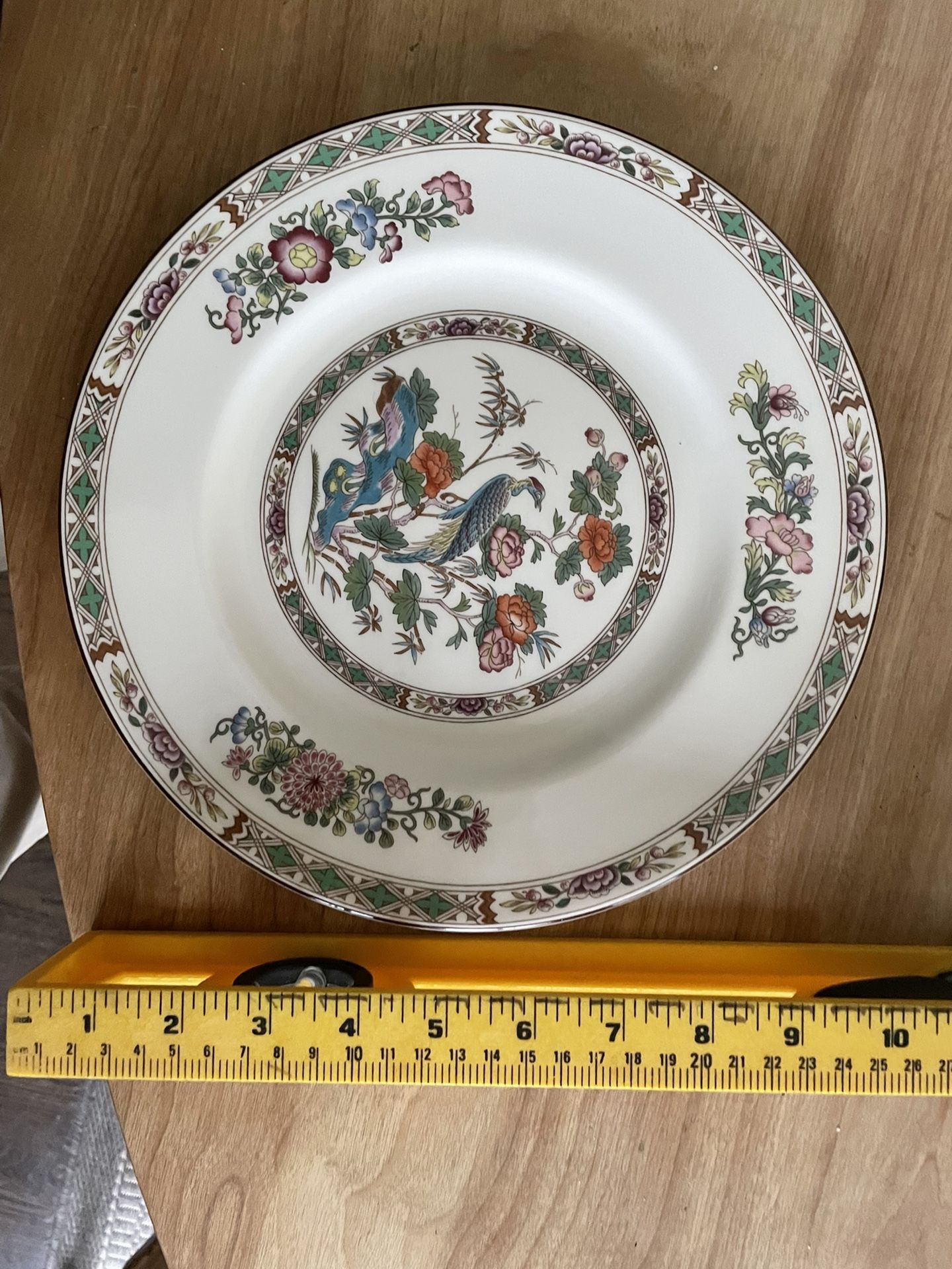 Wedgewood Bone China Kutani Crane (53 Pieces)