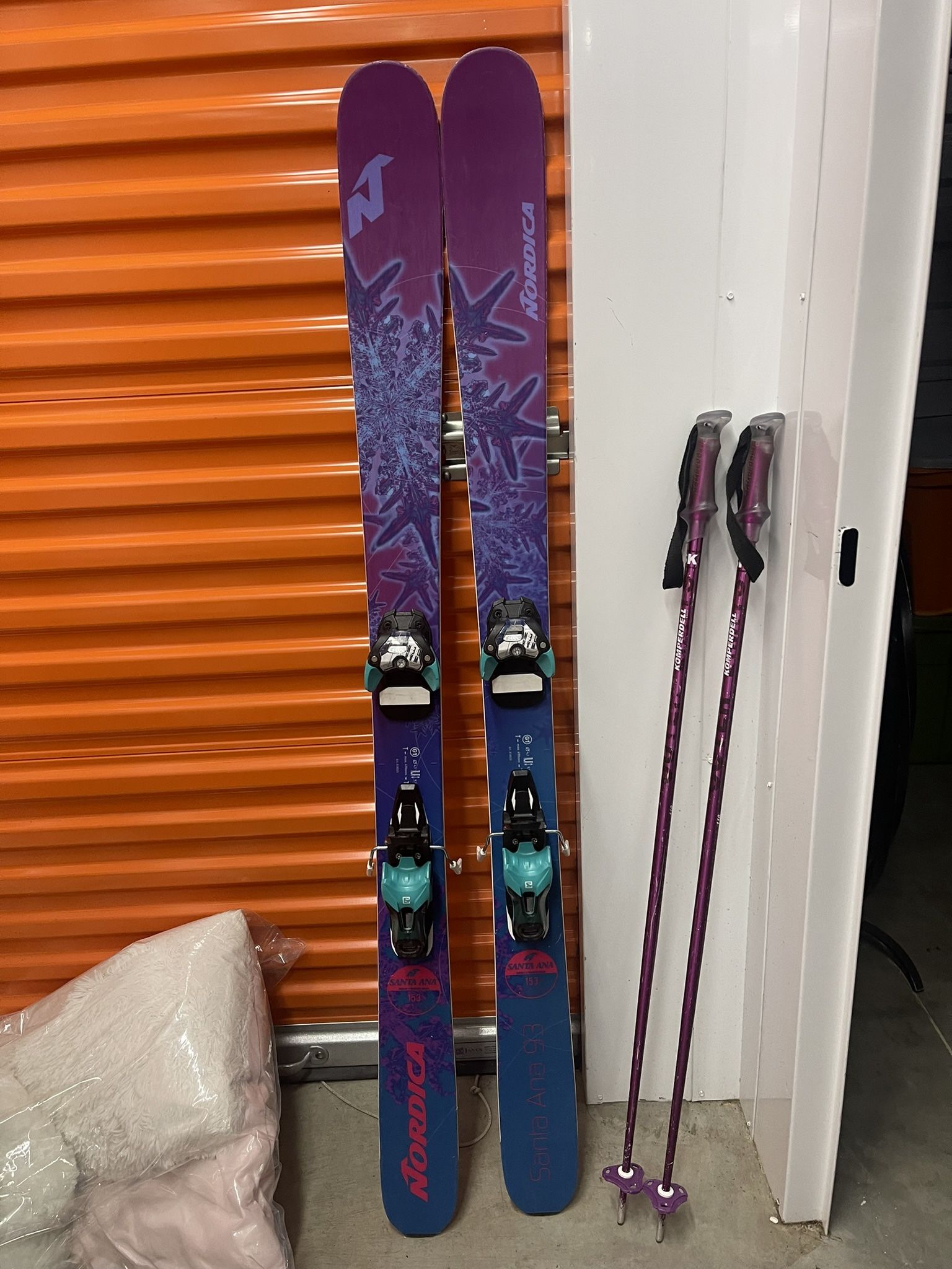 Nordica Santa Ana 92 Skis 153cm - Women With Poles