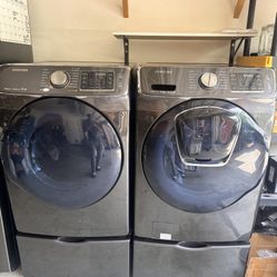Samsung Washer And Dryer Set with Basket!