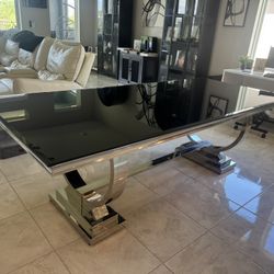 Dining Table. Glass Top