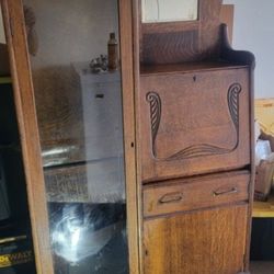 Gentleman's Desk / Cabinet