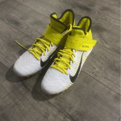 Nike Football Cleats Like New