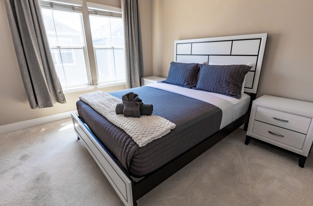 Queen Bed Set (Mattress Included)